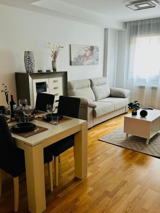 Studio 14 + Garaje Incluido. Nuevo, Elegante, Acogedor. Haro Exteriör bild