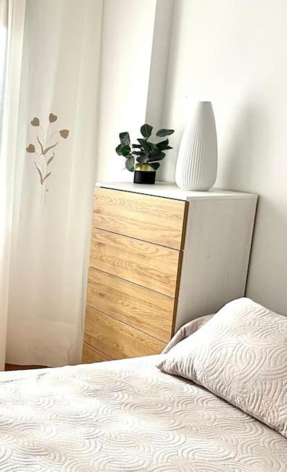 Studio 14 + Garaje Incluido. Nuevo, Elegante, Acogedor. Haro Exteriör bild